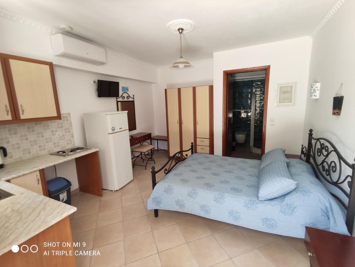 Kamári Leonidas Apartments מראה חיצוני תמונה