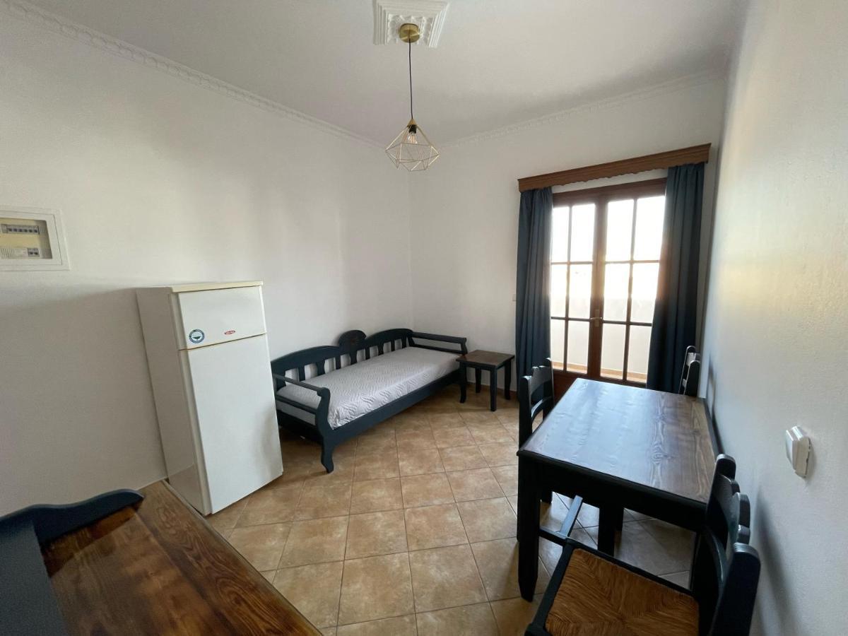 Kamári Leonidas Apartments מראה חיצוני תמונה
