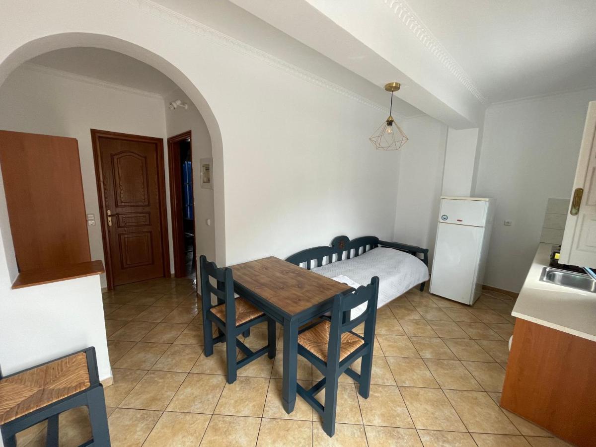Kamári Leonidas Apartments מראה חיצוני תמונה