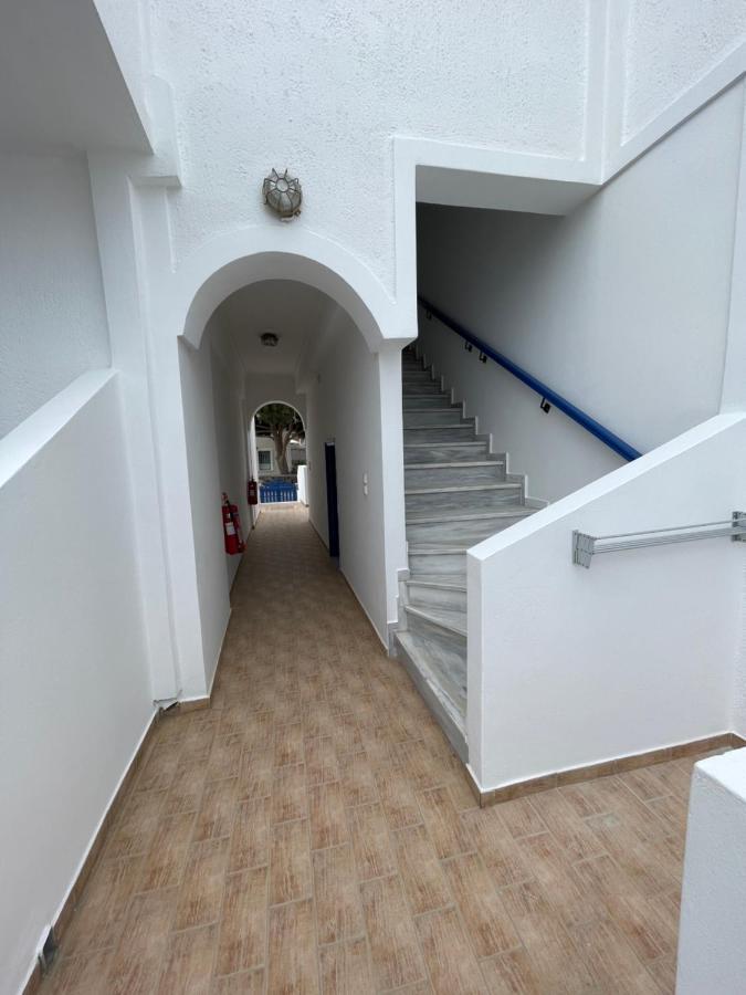 Kamári Leonidas Apartments מראה חיצוני תמונה